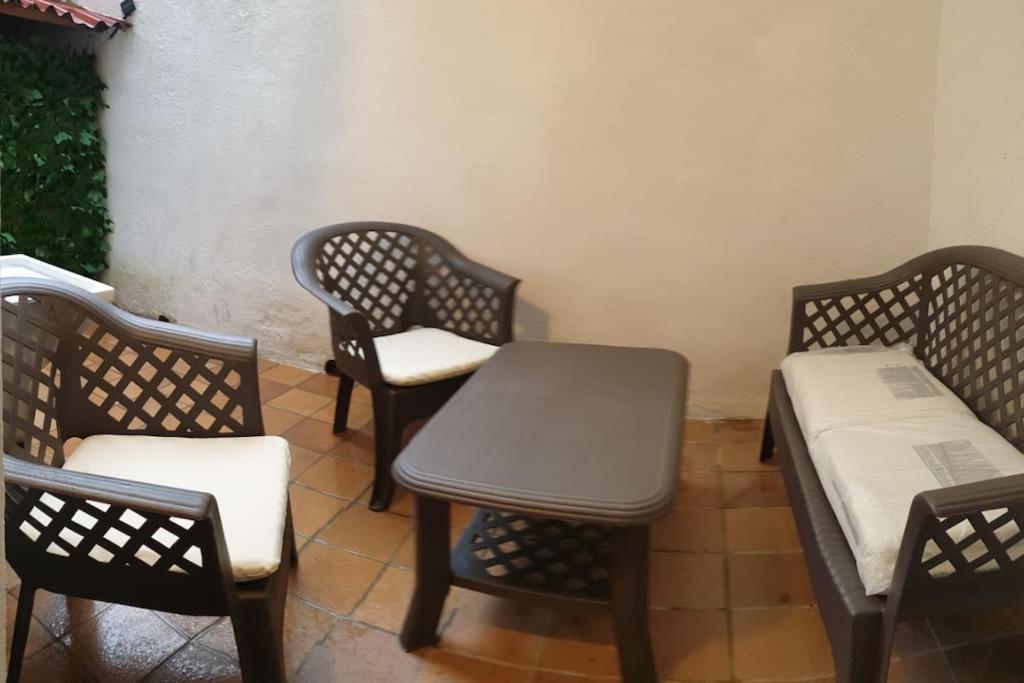 Casa Ramona Apartamento De Pueblo Con Patio En El Centro De Sant Joan Sant Joan de les Abadesses Exterior foto